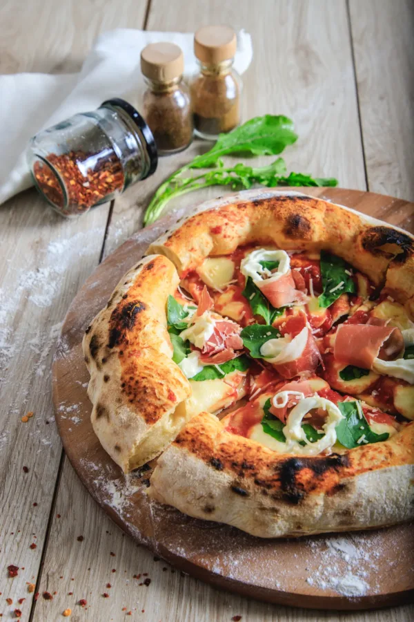 Pizza Napolitana con Jamon Serrano
